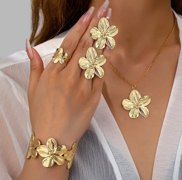 Luxury Golden Flower Set