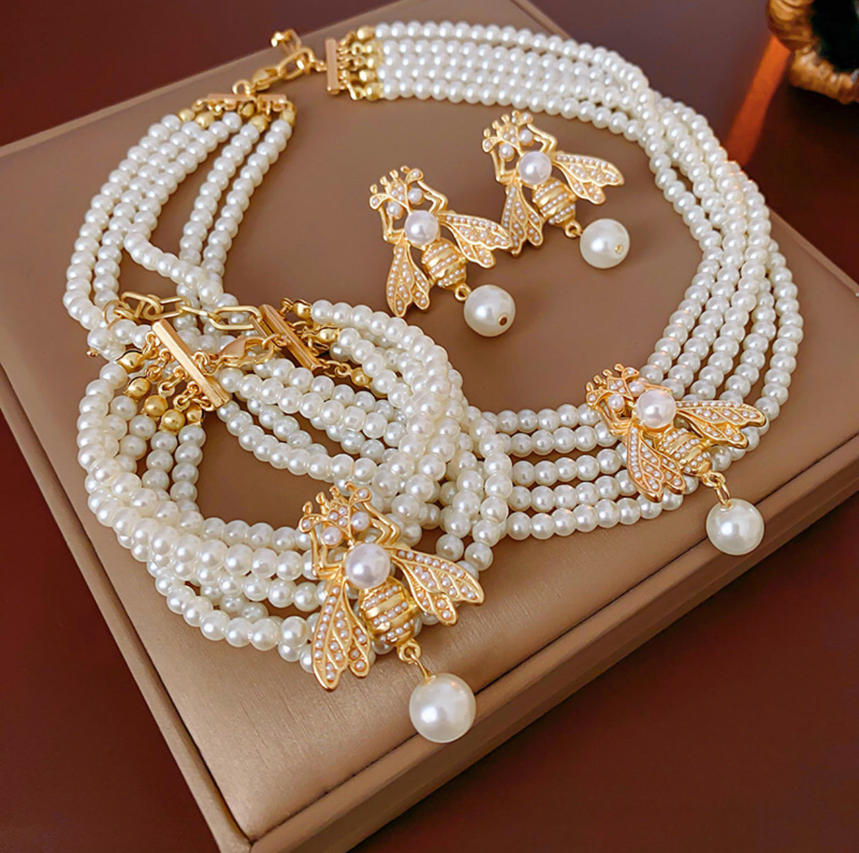 Bee pearl Statement Choker Set