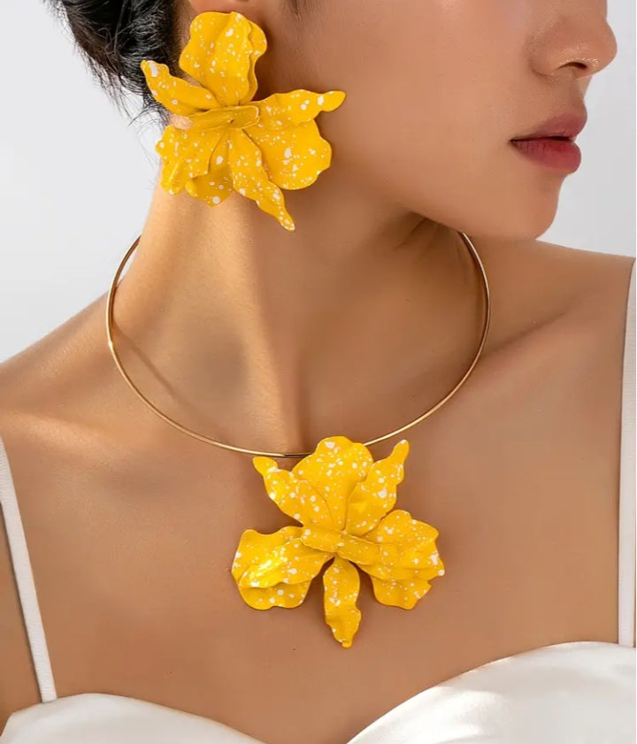 Yellow Exaggerated Flower Statement Choker Set
