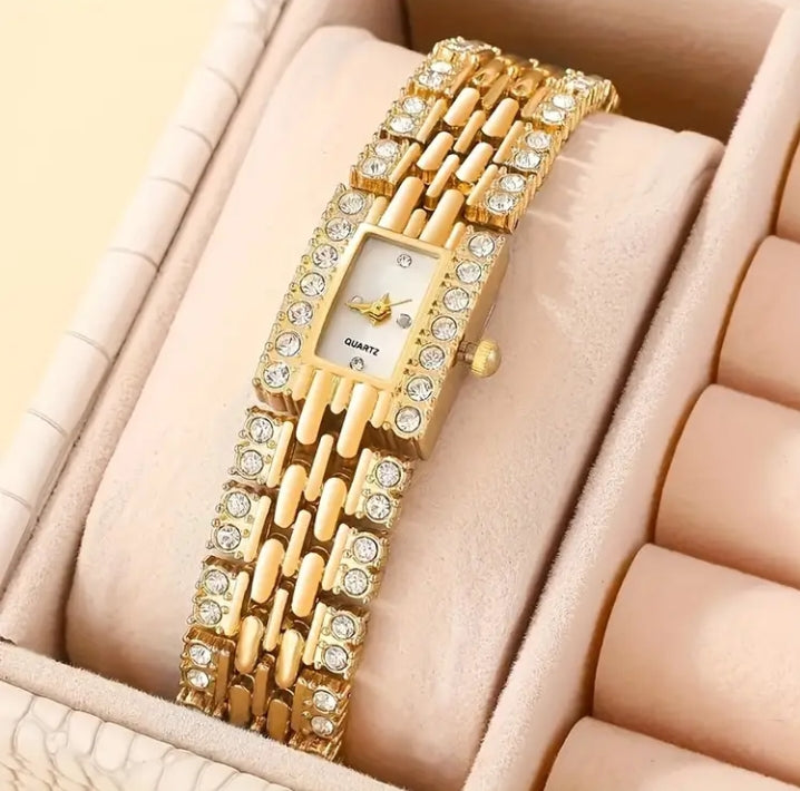 Luxurious Golden Watch With Rhinestones