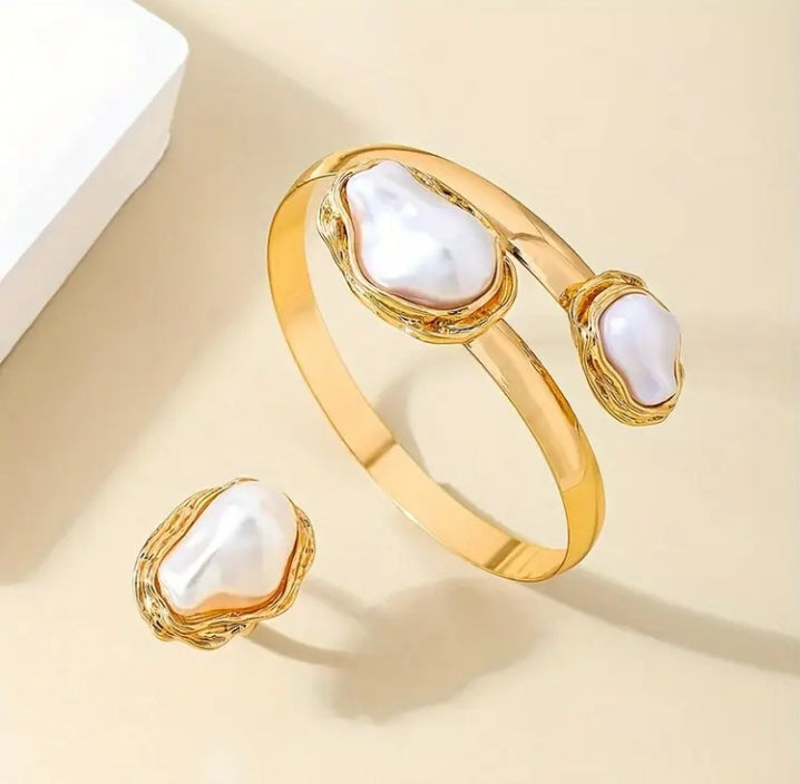 MOP Handcuff & Ring Set