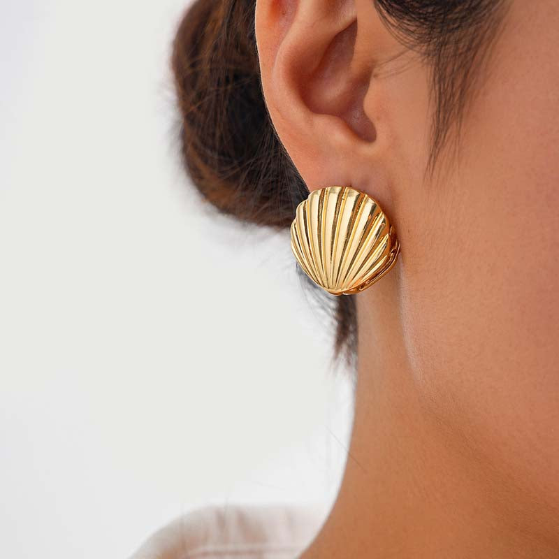 Golden Shell Earrings