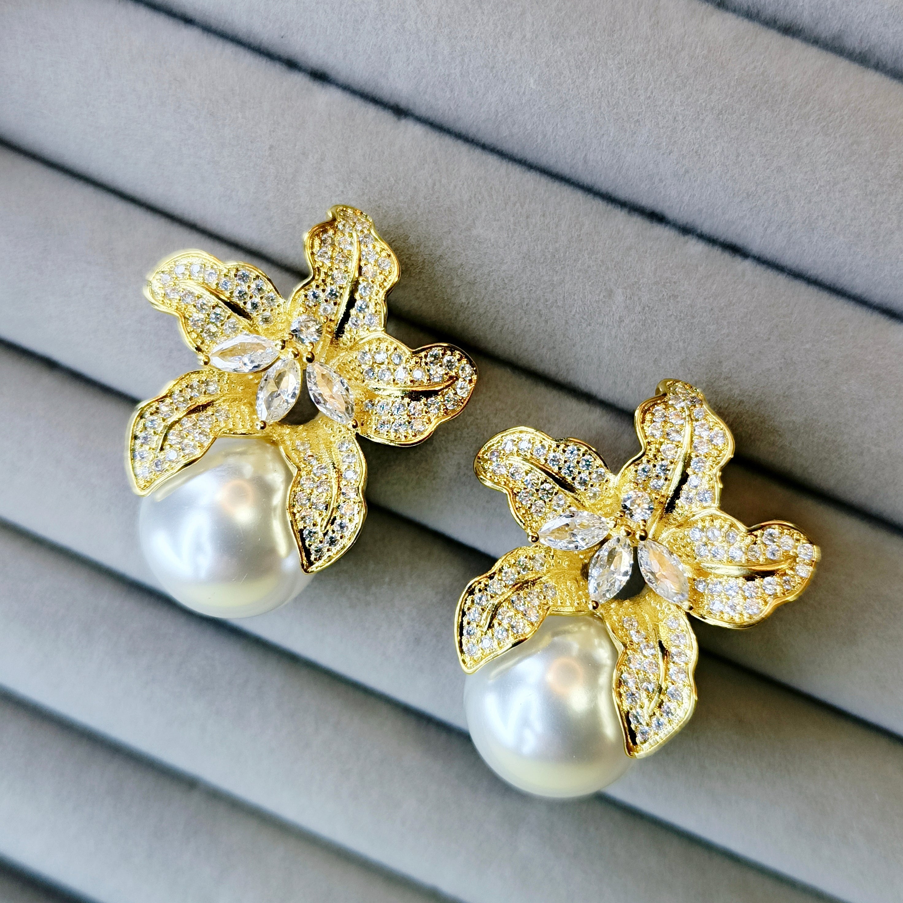 AAA+ Cubic Zirconia Pearl Studs