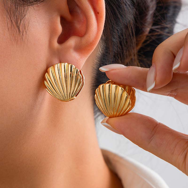 Golden Shell Earrings