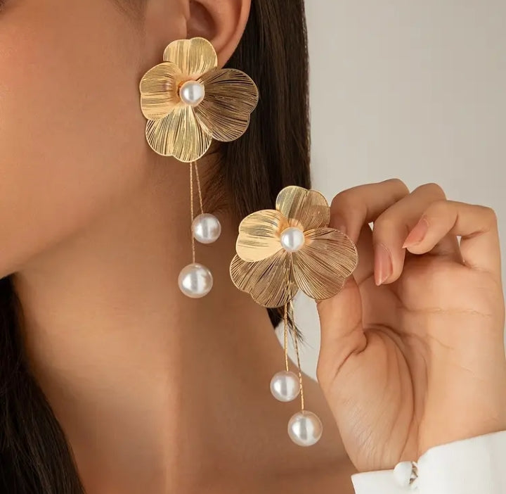 Golden Flower Pearl Earrings